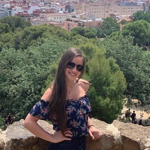 Meet your Posher, Liz